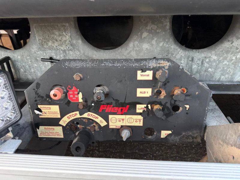 Fliegl 55m3 Blaaskipper/Schleuse Liftas 2 tussenschotten