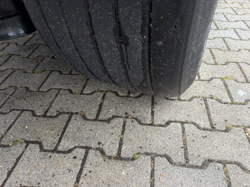 Knapen Trailers K100 96 m³ Lift Axle Cargo Floor 10 mm, 2.5 years old, Metallic, Inspection Valid Through October 2026