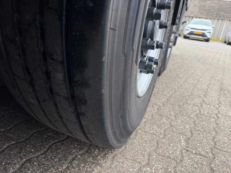 Cracker N/A K-Force 92 m³ Cargo Floor 10 mm 37,102 km! Lift Axle