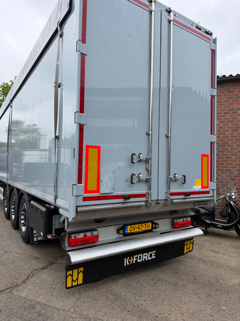 Cracker N/A K-Force 92 m³ Cargo Floor 10 mm 37,102 km! Lift Axle