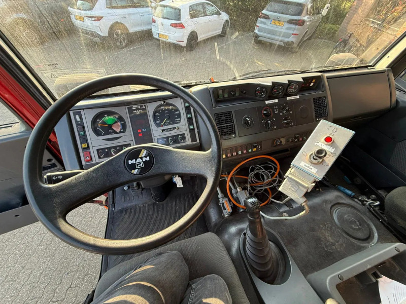 MAN 10.163 4x4 63.042KM!! PTO/Hydraulic voor+achter Aftakas Hefinrichting achter 3 Zijden kipper