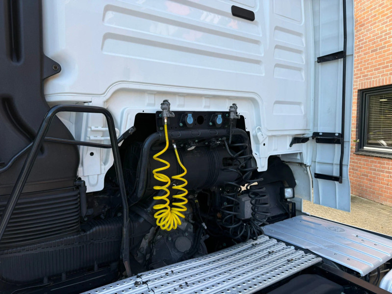 MAN TGX 18.460 XLX 2X Tank 556.071KM!