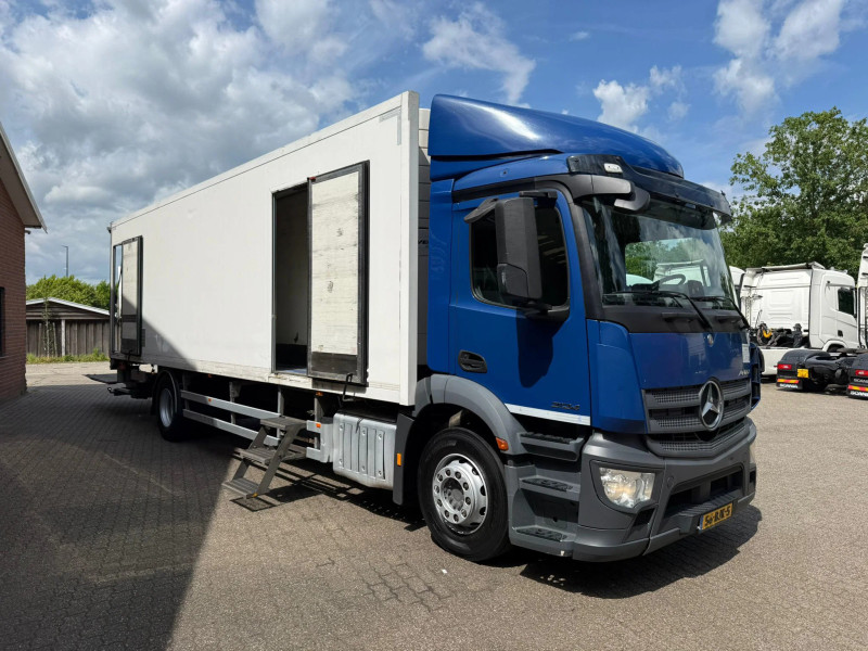 Mercedes-Benz Antos 2124 Carrier Vector 1950MT 2 Side Doors Dhollandia 2000KG NL Truck