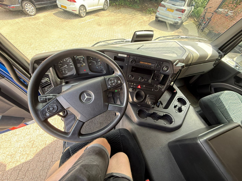 Mercedes-Benz Antos 2124 Carrier Vector 1950MT 2 Side Doors Dhollandia 2000KG NL Truck
