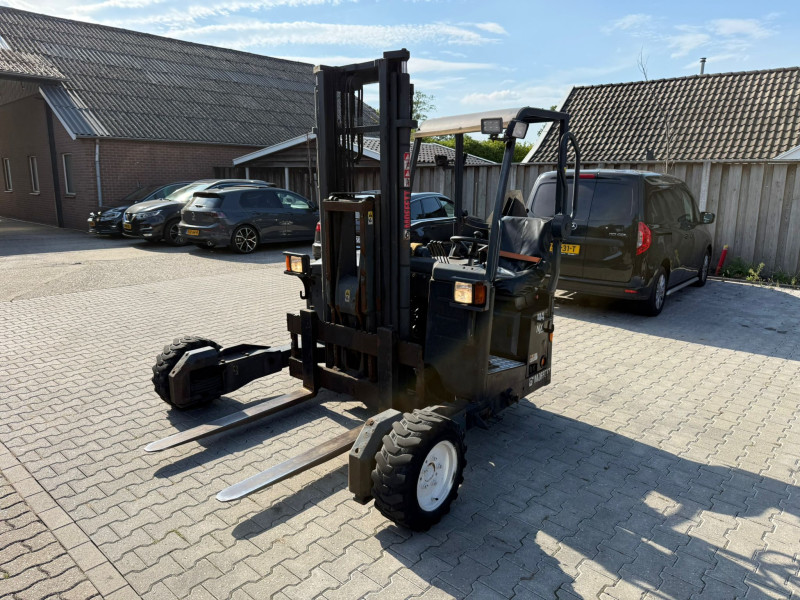 Mercedes-Benz Antos 2835 6X2 +2023 Noyens+Moffett M4 Kooiaap APK/TÜV 4-2027