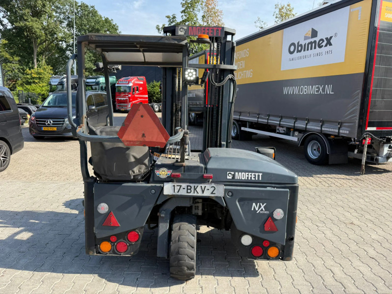 Mercedes-Benz Antos 2835 6X2 +2023 Noyens+Moffett M4 Kooiaap APK/TÜV 4-2027