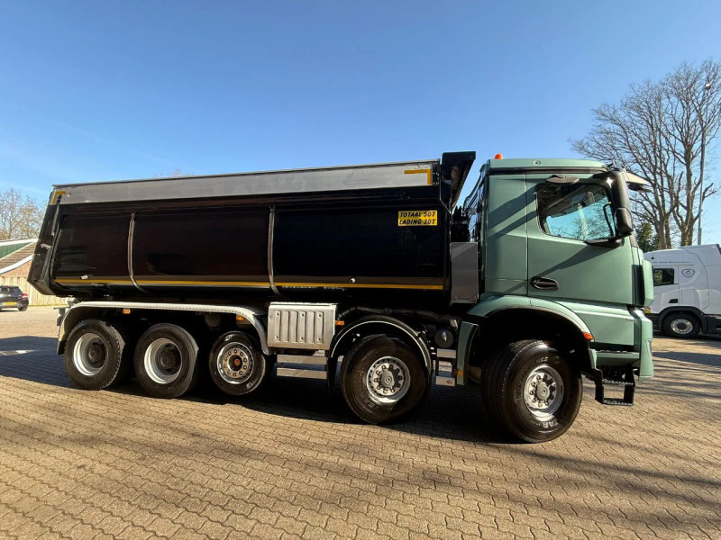 Mercedes-Benz Arocs 10x8 Geisoleerde kipper 310.768KM NL Truck - APK 11-2026