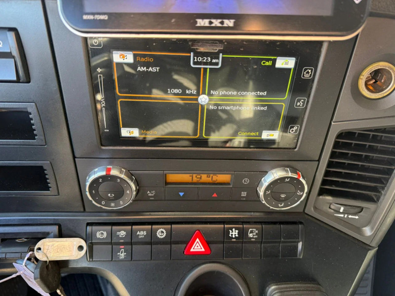 Mercedes-Benz Arocs 10x8 Geisoleerde kipper 310.768KM NL Truck - APK 11-2026