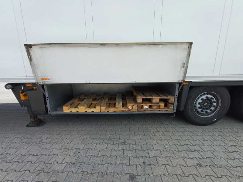 Schmitz Cargobull Carrier Vector HE19MT Multi-Temp 2T Tailgate Lift Axle