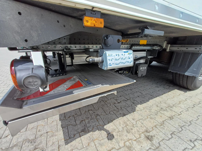 Schmitz Cargobull Carrier Vector HE19MT Multi-Temp 2T Tailgate Lift Axle