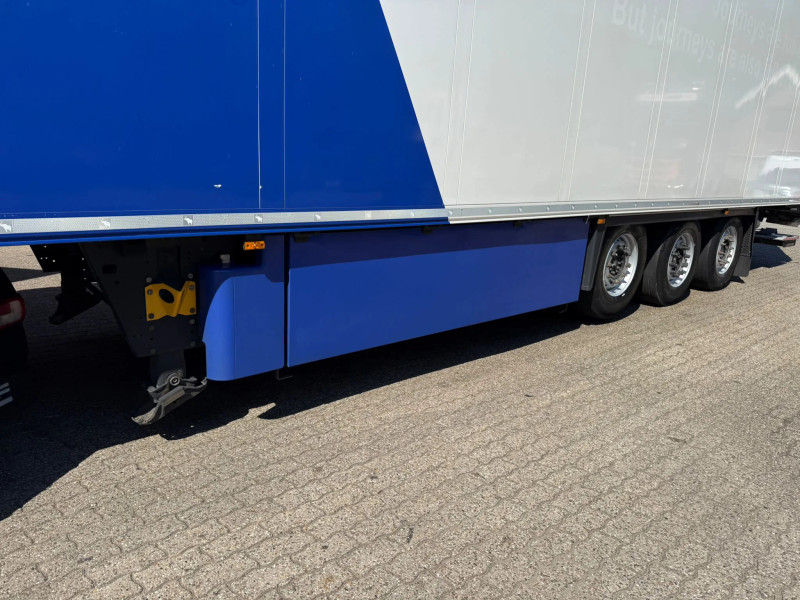 Schmitz Cargobull SKO 24 Thermo King A400 Lift Axle 2T Tailgate Pallet Box 270H 250B NL Trailer