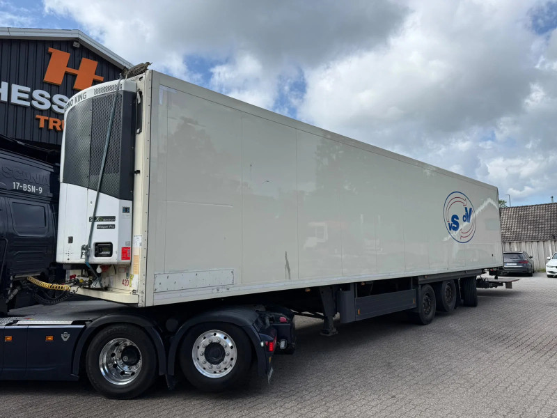 Schmitz Cargobull Thermo King SLXe Spectrum roof damage! Multi-Temp steering column