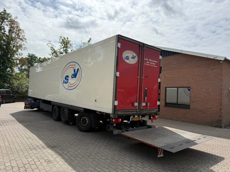 Schmitz Cargobull Thermo King SLXe Spectrum roof damage! Multi-Temp steering column