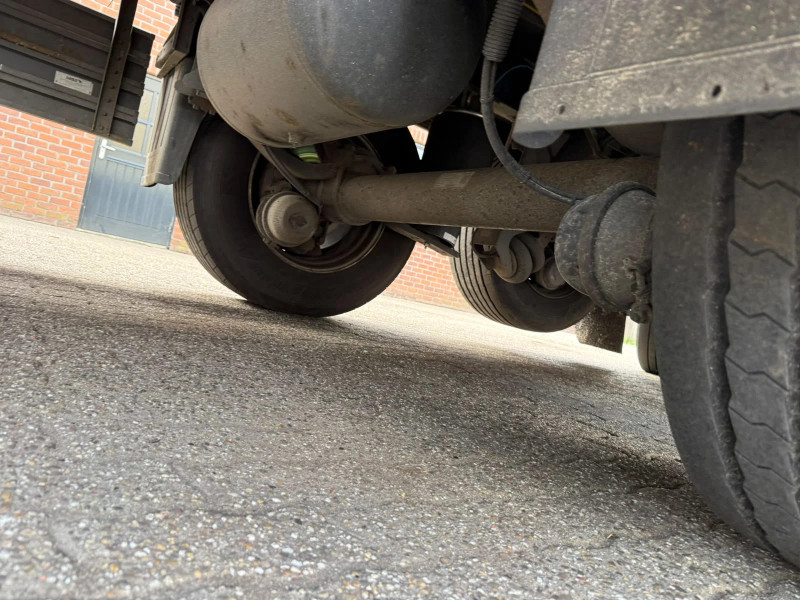 Schmitz Cargobull Thermo King SLXe Spectrum roof damage! Multi-Temp steering column
