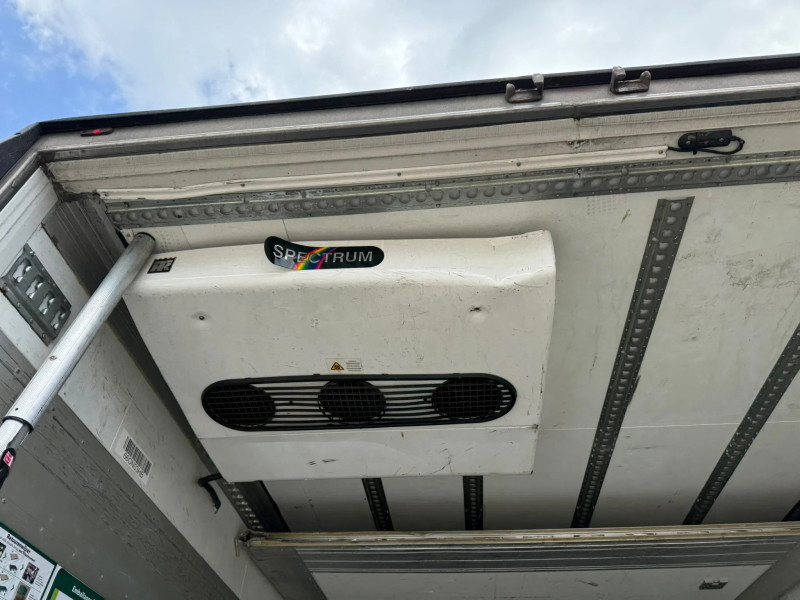 Schmitz Cargobull Thermo King SLXe Spectrum roof damage! Multi-Temp steering column