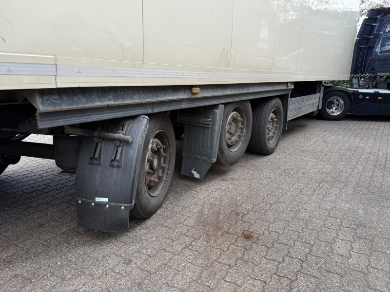Schmitz Cargobull Thermo King SLXe Spectrum roof damage! Multi-Temp steering column