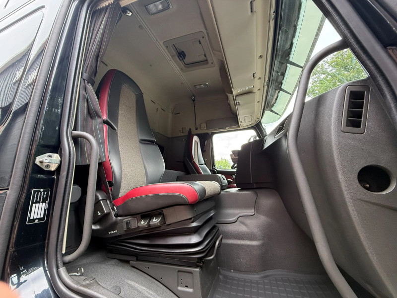 Volvo FM 420 8x2 + Kennis kraan R14-6 214.152KM!