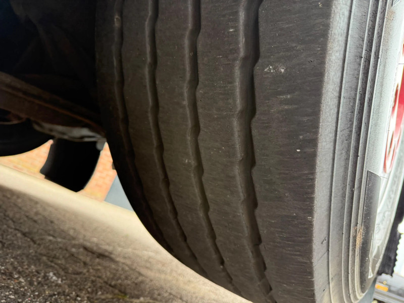 Volvo FM 420 8x2 + Kennis kraan R14-6 214.152KM!