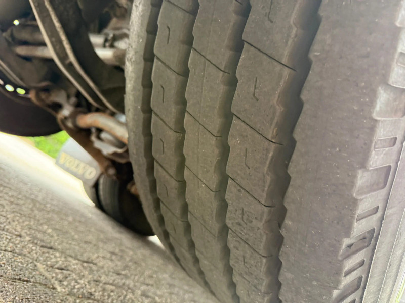 Volvo FM 420 8x2 + Kennis kraan R14-6 214.152KM!