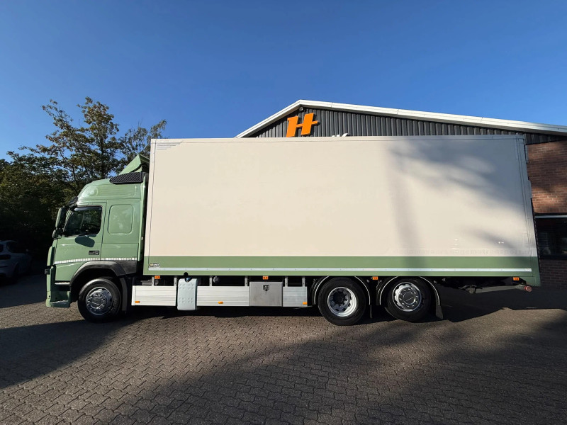 Volvo FM 420 6X2 8.1M Koffer Stuuras