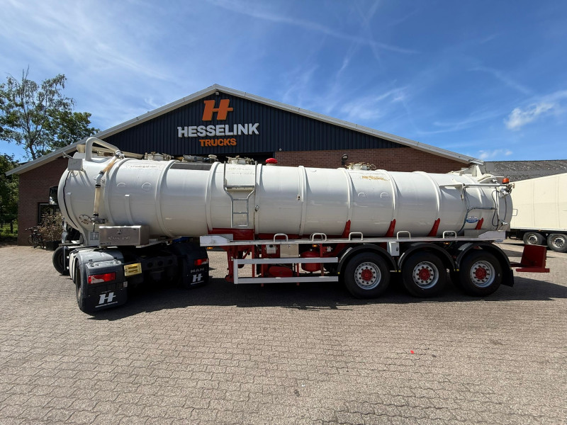 Whale tankers 29.5m3 Pressure ADR Tanker + Perkins self support engine