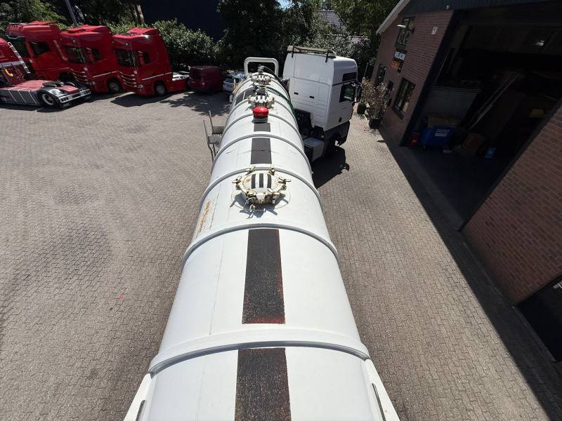 Whale tankers 29.5m3 Pressure ADR Tanker + Perkins self support engine