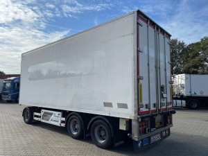 Renders 3AS Refrigerated trailer Diesel+Electric 10T axles