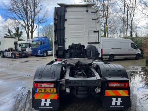 Volvo FH Globetrotter XL 4X2 Standairco Hydraulic PL Truck