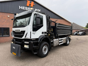 Iveco Trakker 360 – wywrotka dwustronna 4x4 z żurawiem HIAB – NL Truck – 315 680 km! Stan doskonały